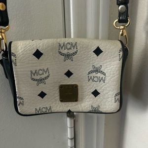 💯% AUTHENTIC MCM Mini Crossbody in deep navy/white Visetos and nappa leather